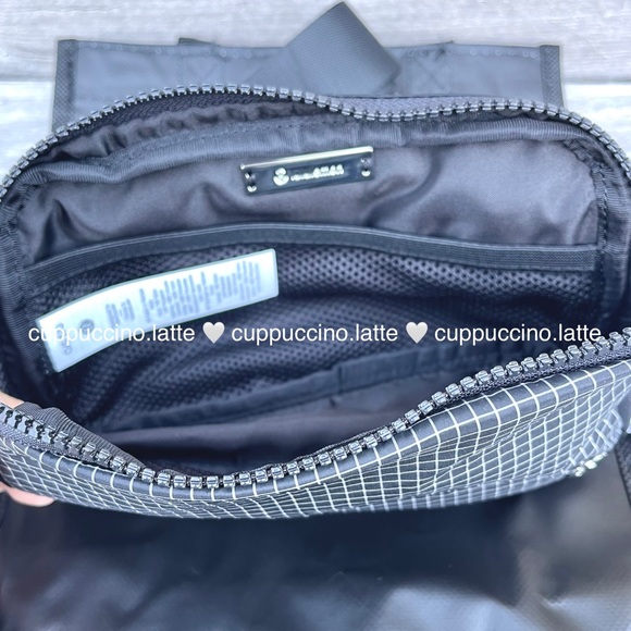 🖤NWT RARE🕸ORIGINAL Lululemon Everywhere Belt Bag in Black/White Grid Pattern - Picture 5 of 15